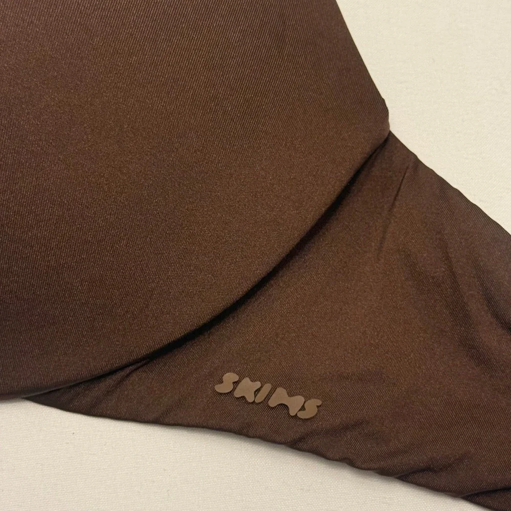 Skims, Wireless Form Push Up Plunge Bra, 32DD, Cocoa, Seamless Comfort, MSRP $54